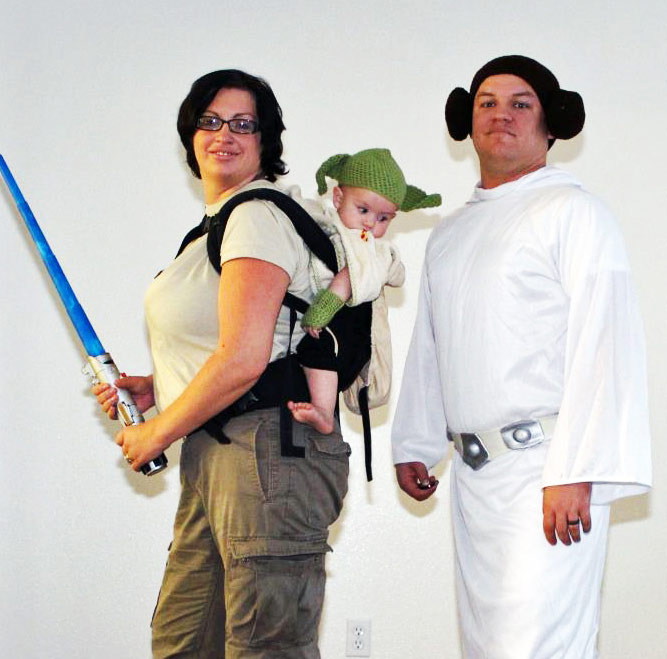 Star Wars Babywearing Costume with Dad as Leia